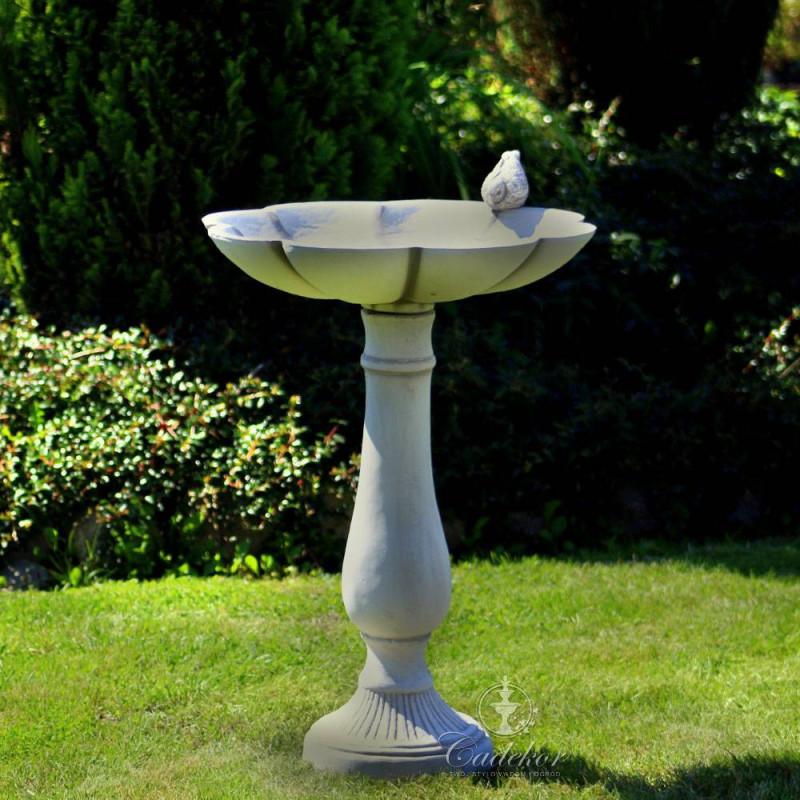 Prosty sposób na stworzenie poidełka dla ptaków z butelki plastikowej